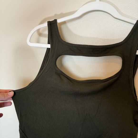 Lululemon Army Green Ribbed Cutout Crop Top - Picture 2 of 4